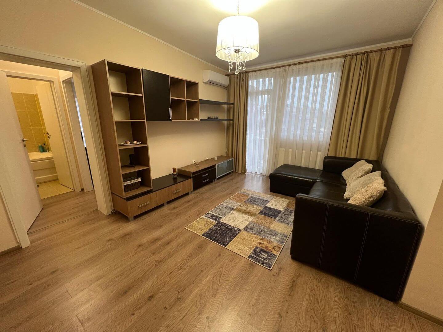 De Închiriat Apartament 2 camere+ Garaj zona Centralā | primego.ro