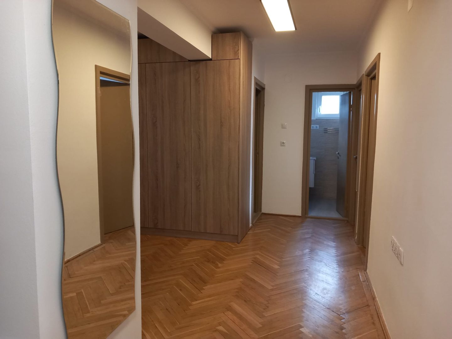 Apartament modern cu 3 camere și parcare de închiriat Ultracentral | primego.ro