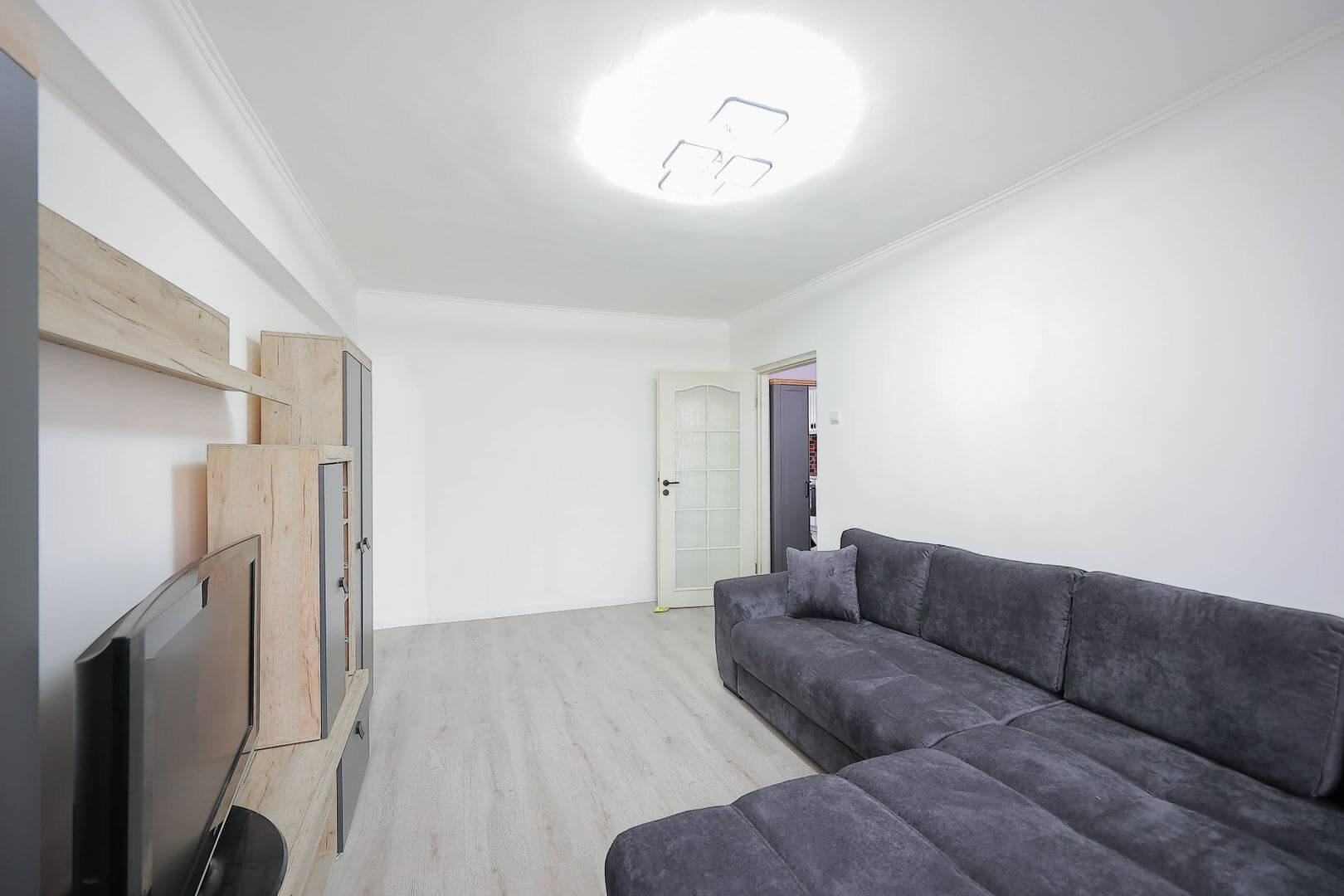 Apartament cu 3 camere de vânzare, zona Ioșia | primego.ro