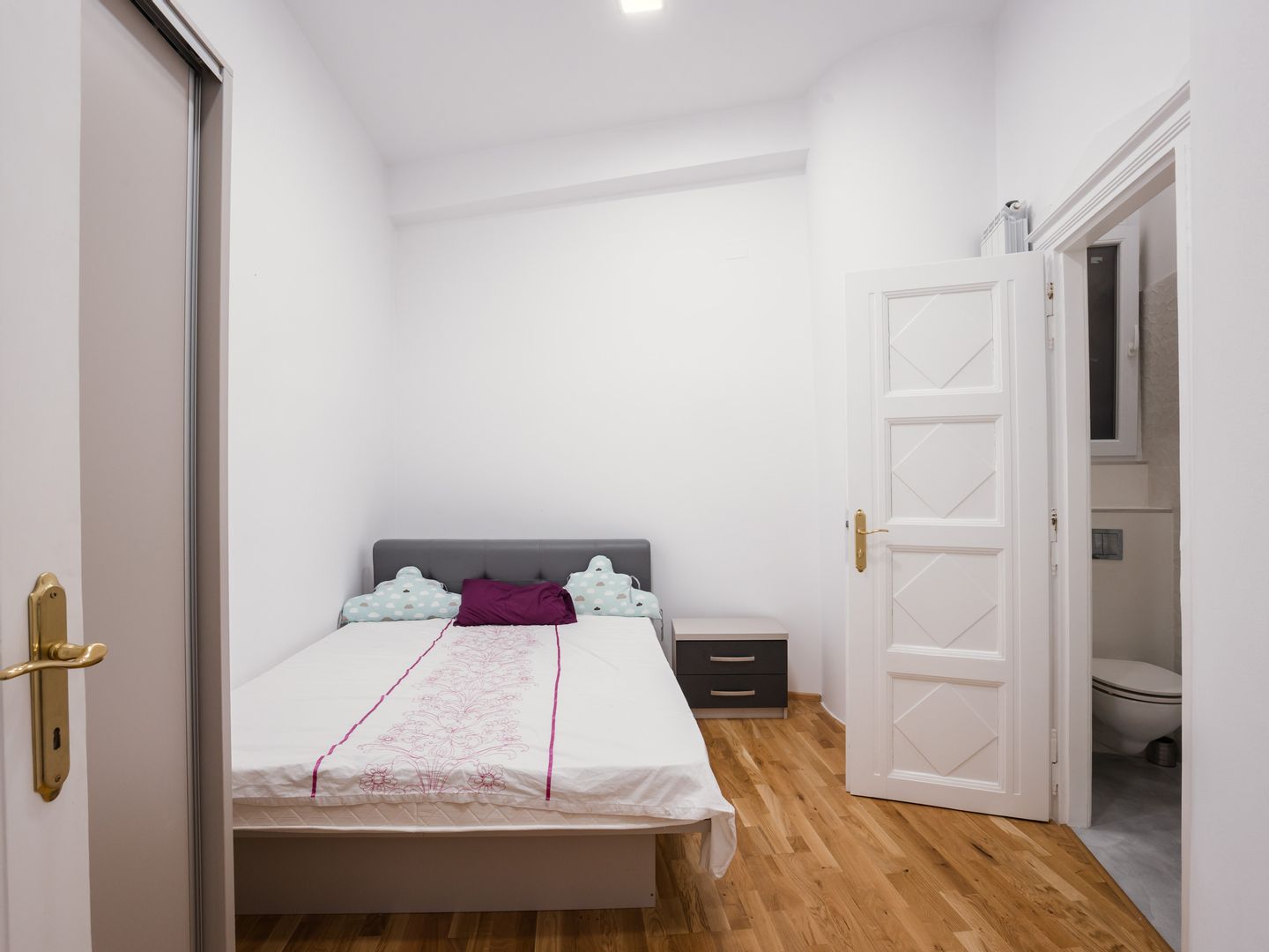 Apartament cu 5 camere de închiriat în zona Ultracentral | primego.ro