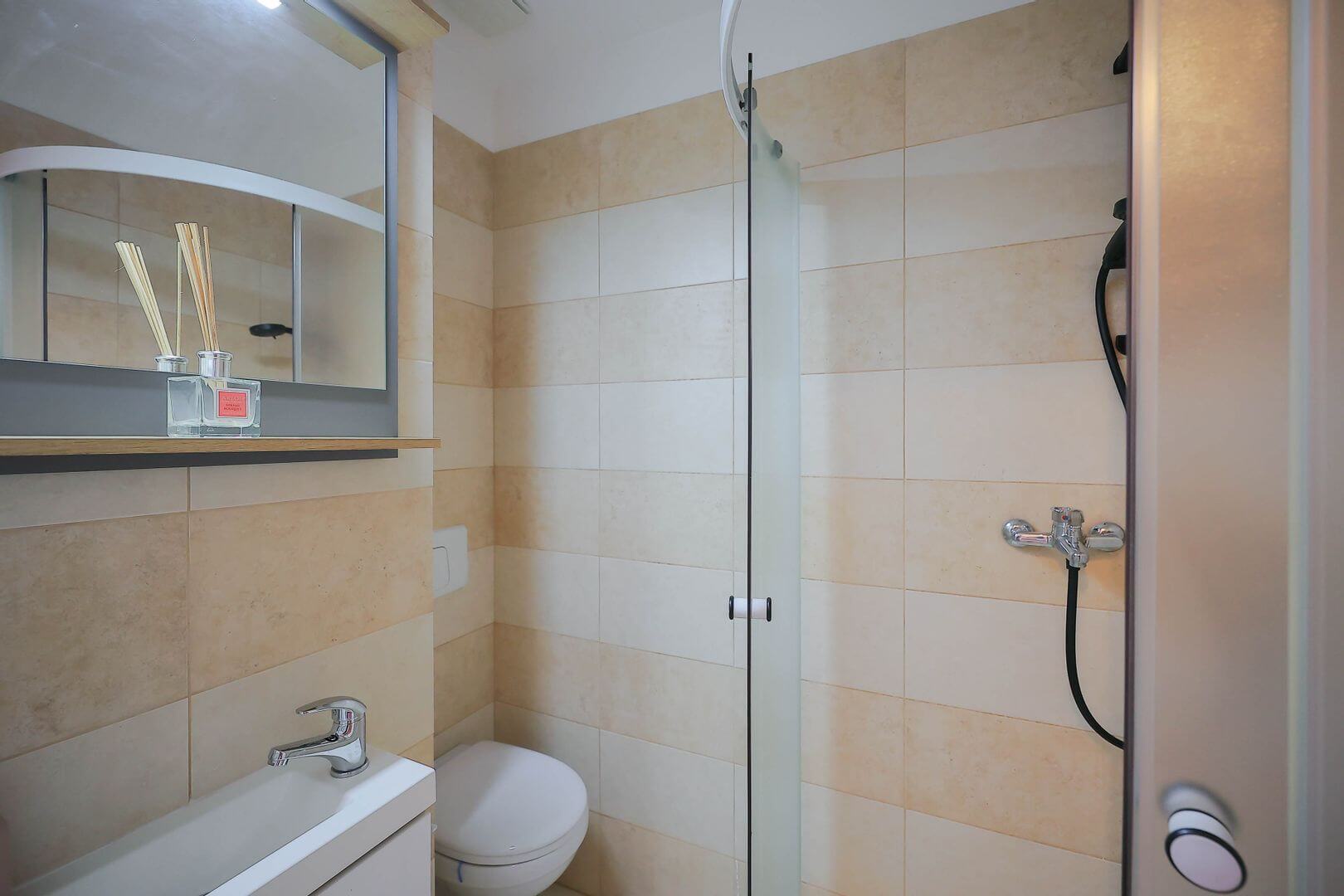 Apartament 2 Camere Mezanin, Mansardă, Lift, Clădire Istorică, Vânzare | primego.ro