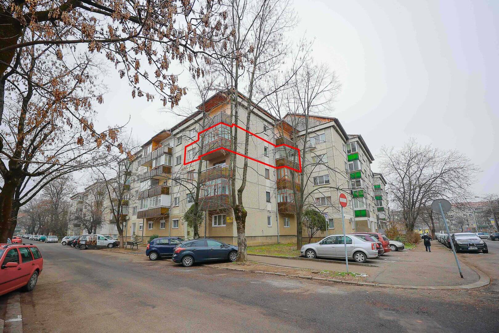 Apartament cu 3 camere de vânzare în zona Decebal | primego.ro