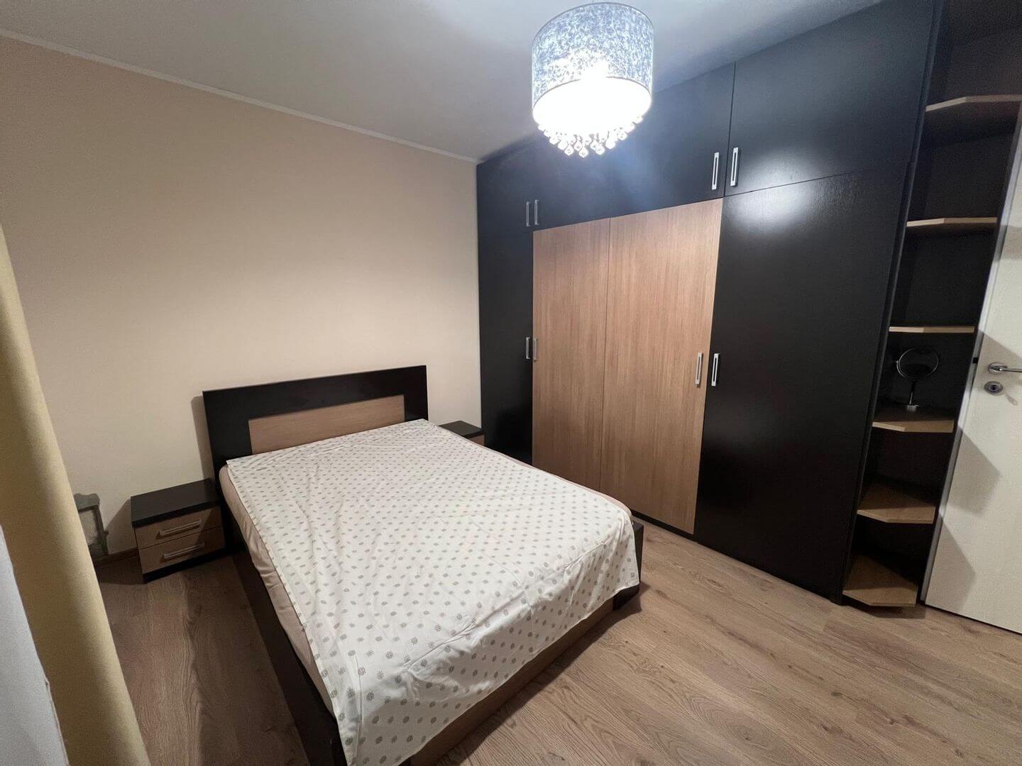 De Închiriat Apartament 2 camere+ Garaj zona Centralā | primego.ro