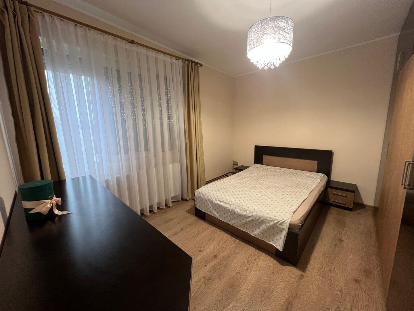 De Închiriat Apartament 2 camere+ Garaj zona Centralā | primego.ro