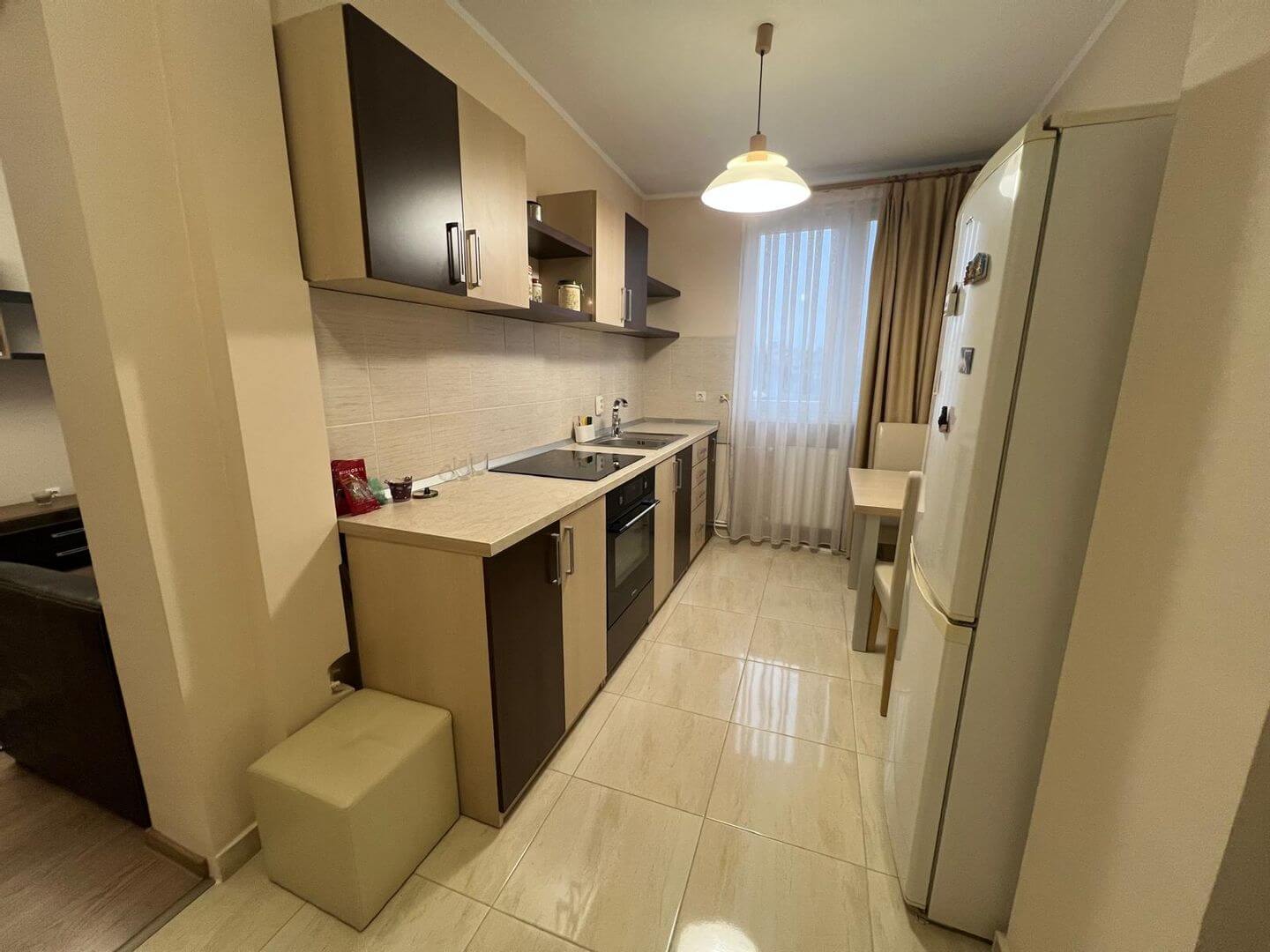 De Închiriat Apartament 2 camere+ Garaj zona Centralā | primego.ro