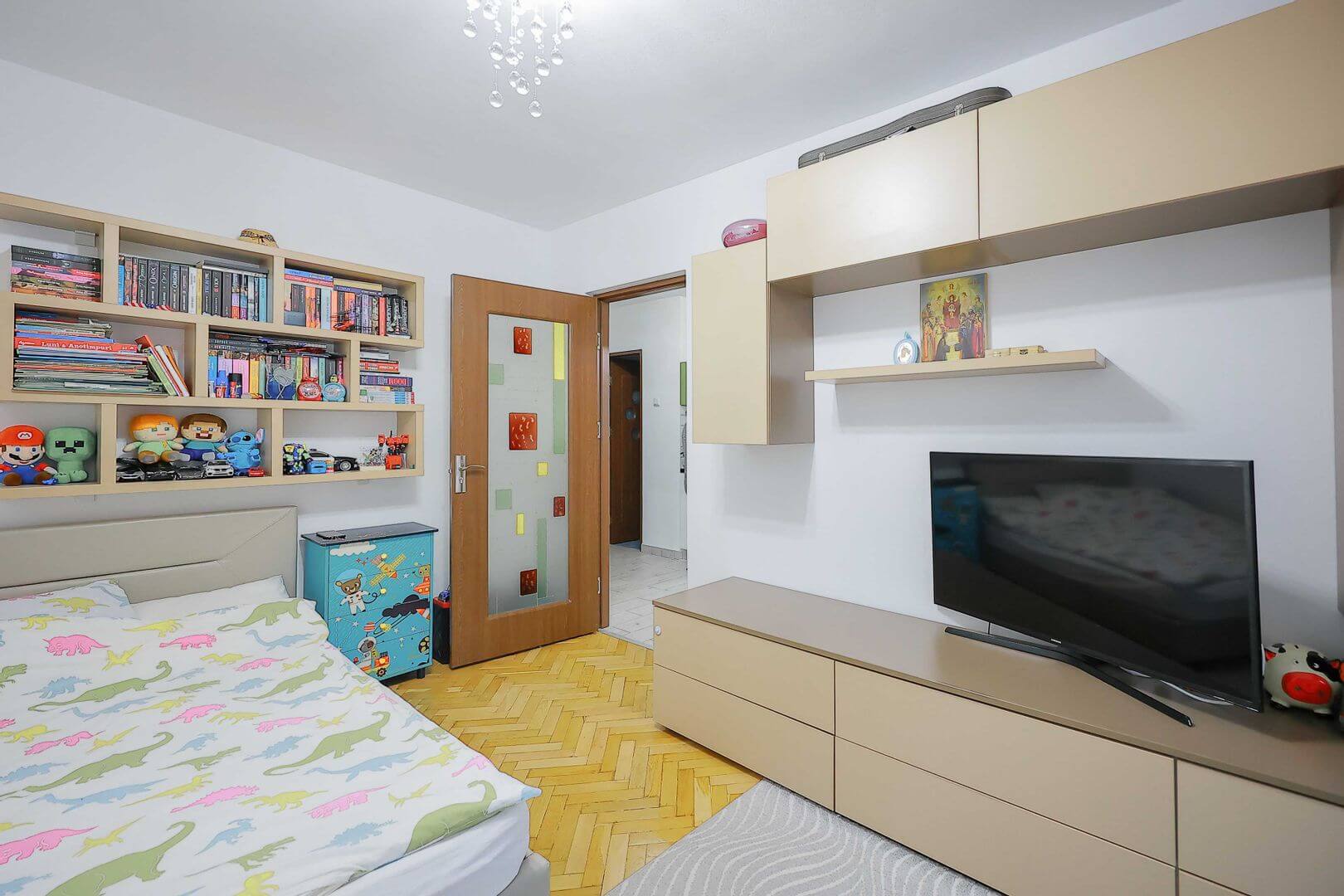 Apartament cu 3 camere de vânzare în zona Decebal | primego.ro