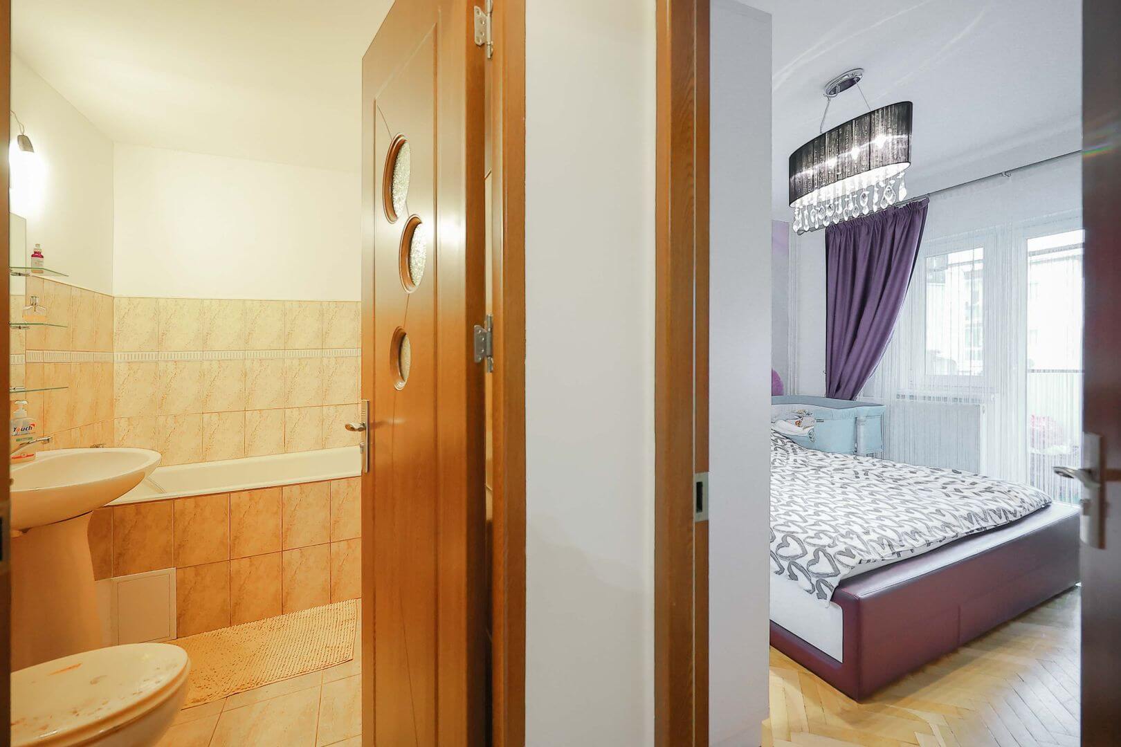 Apartament cu 3 camere de vânzare în zona Decebal | primego.ro