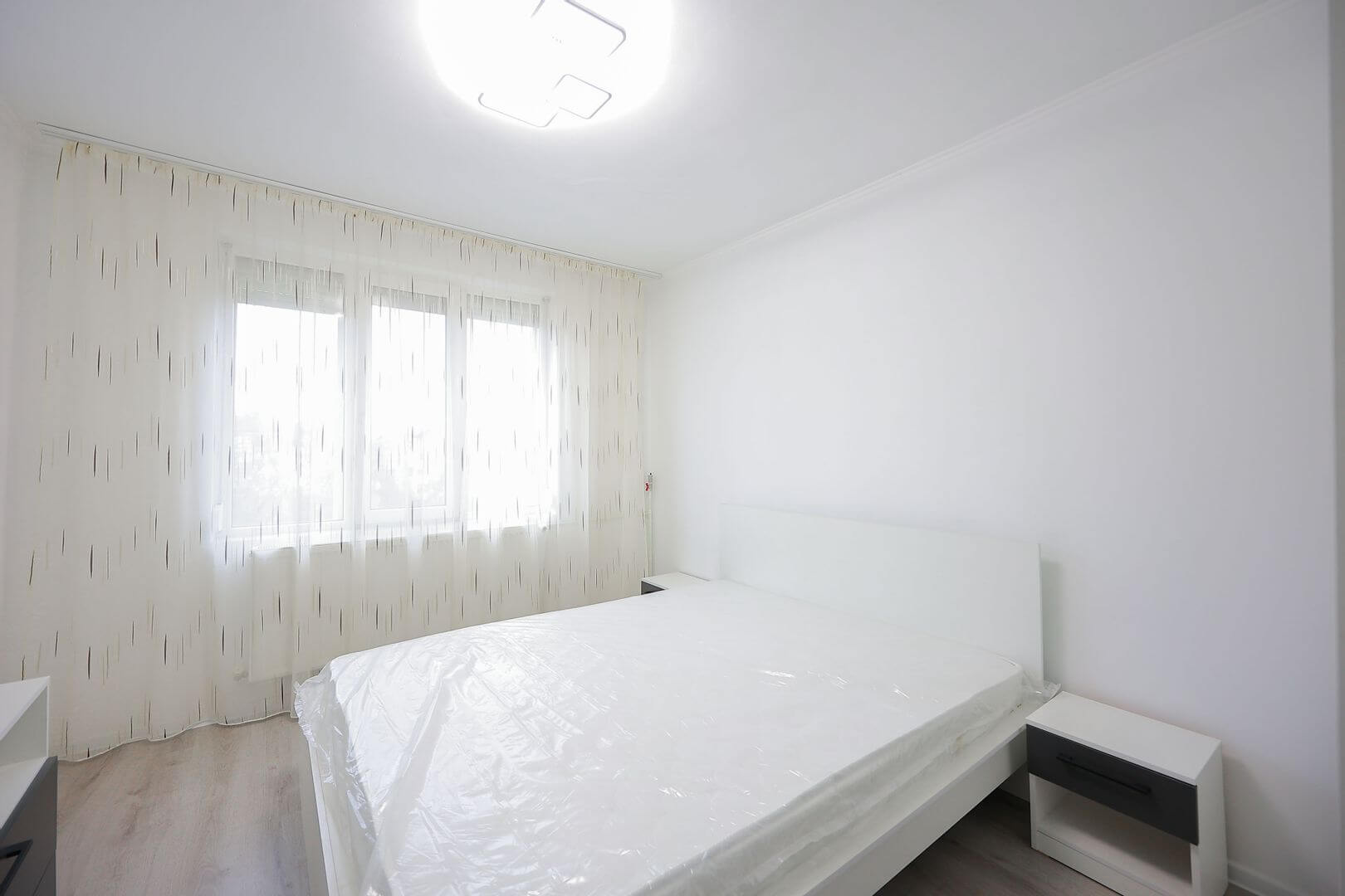 Apartament cu 3 camere de vânzare, zona Ioșia | primego.ro