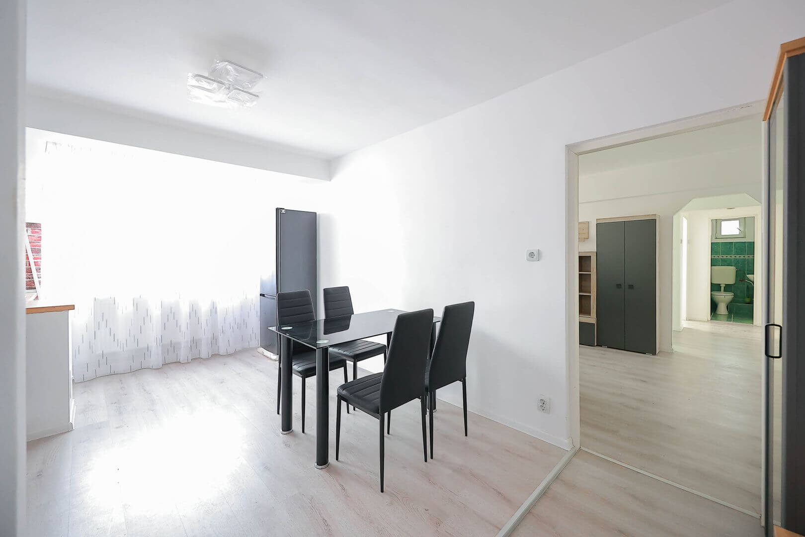 Apartament cu 3 camere de vânzare, zona Ioșia | primego.ro