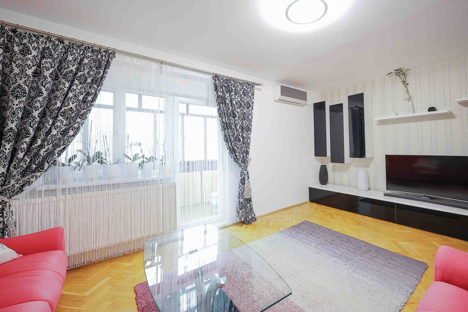 Apartament cu 3 camere de vânzare în zona Decebal | primego.ro