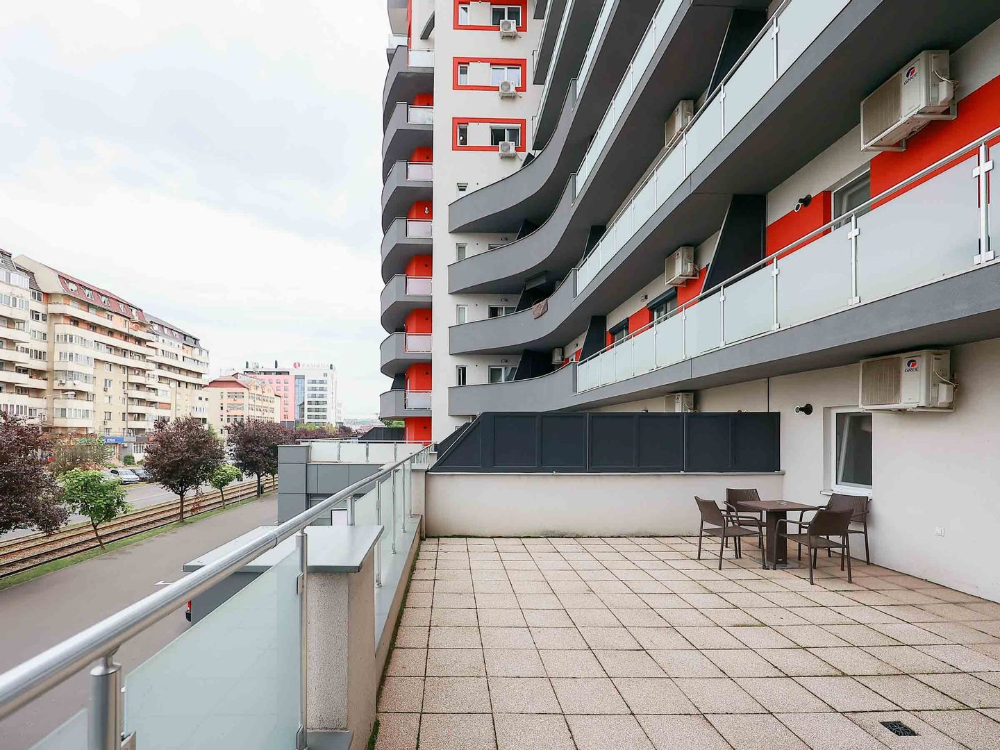 Apartament cu 2 camere de închiriat în Cartierul Luceafărul | primego.ro