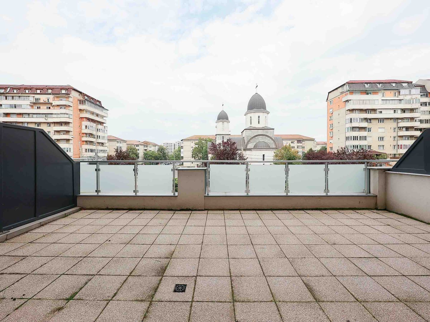 Apartament cu 2 camere de închiriat în Cartierul Luceafărul | primego.ro