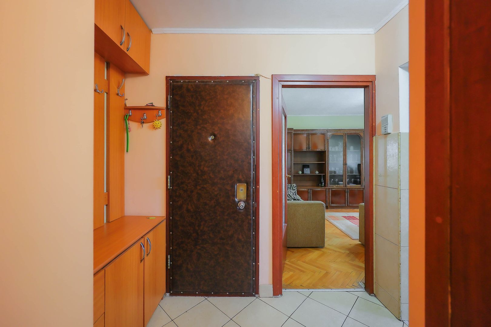 Apartament 3 Camere, Zonă Fără Trafic/Liniștită, Dragoș Vodă, Vânzare | primego.ro