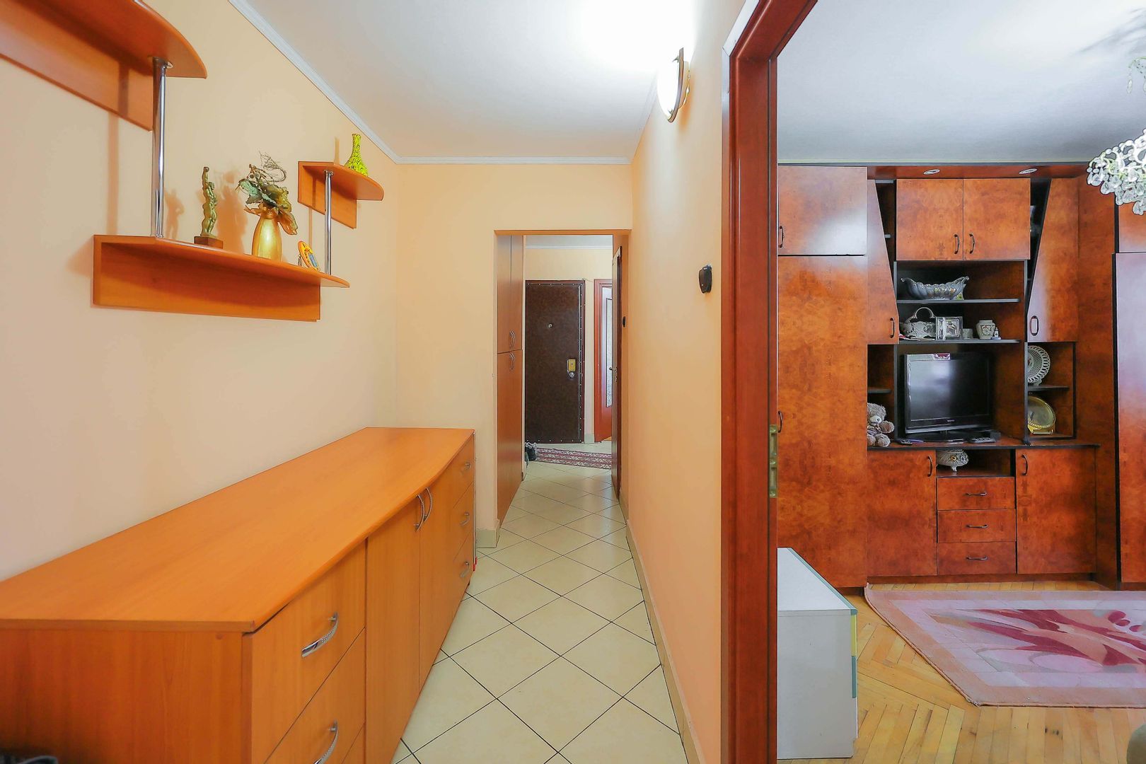 Apartament 3 Camere, Zonă Fără Trafic/Liniștită, Dragoș Vodă, Vânzare | primego.ro