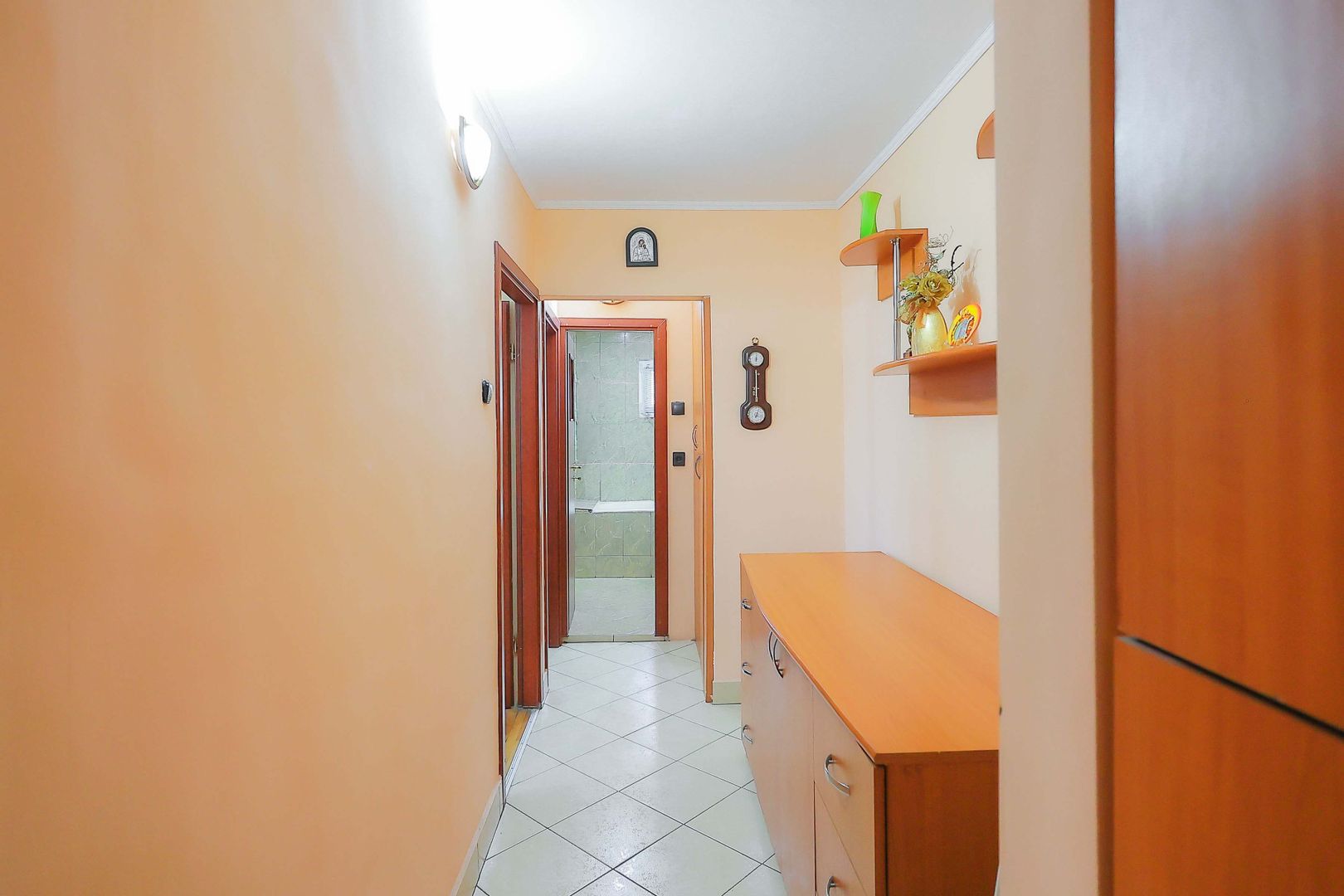 Apartament 3 Camere, Zonă Fără Trafic/Liniștită, Dragoș Vodă, Vânzare | primego.ro