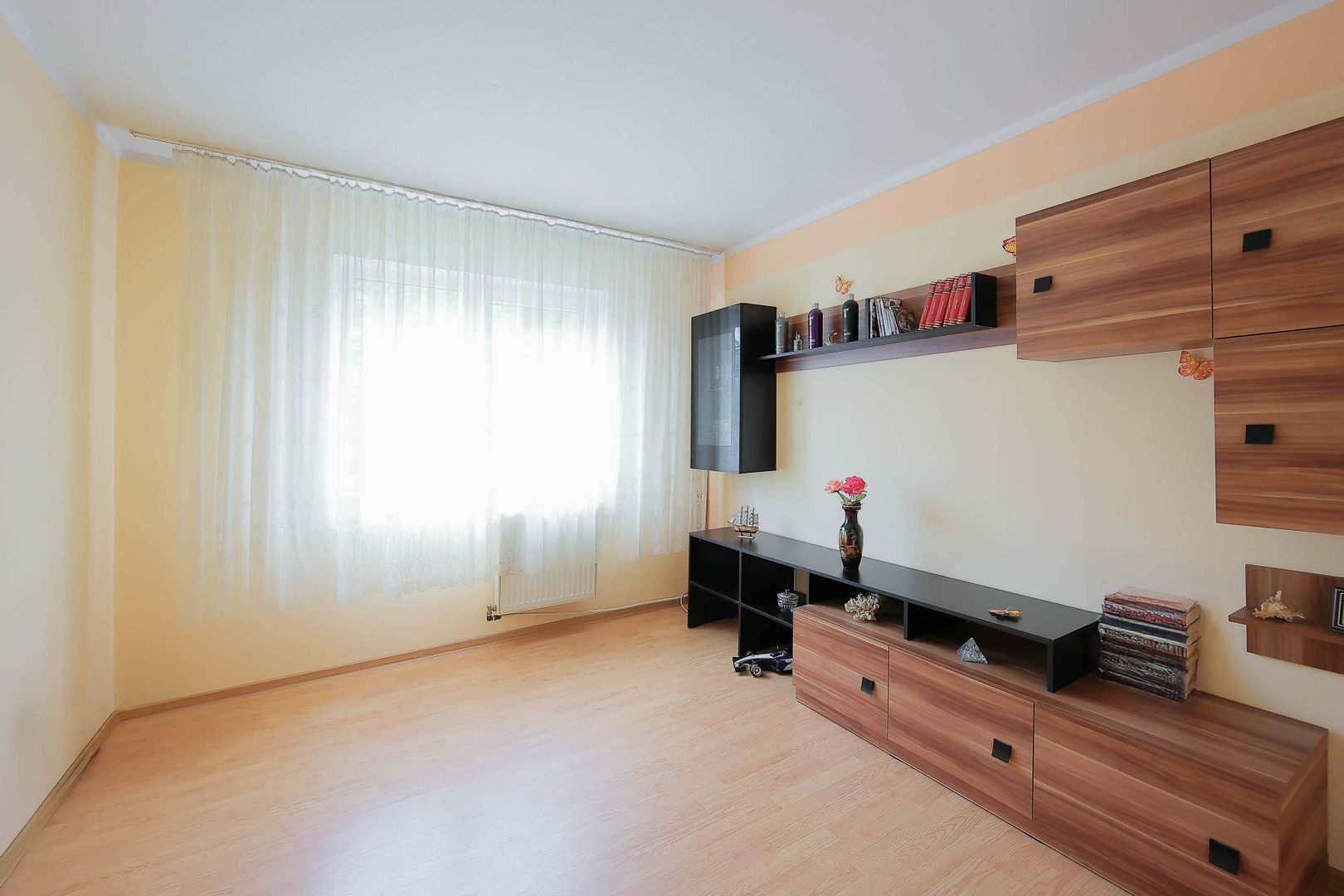 Apartament cu 3 camere de vânzare în zona Nufarul | primego.ro