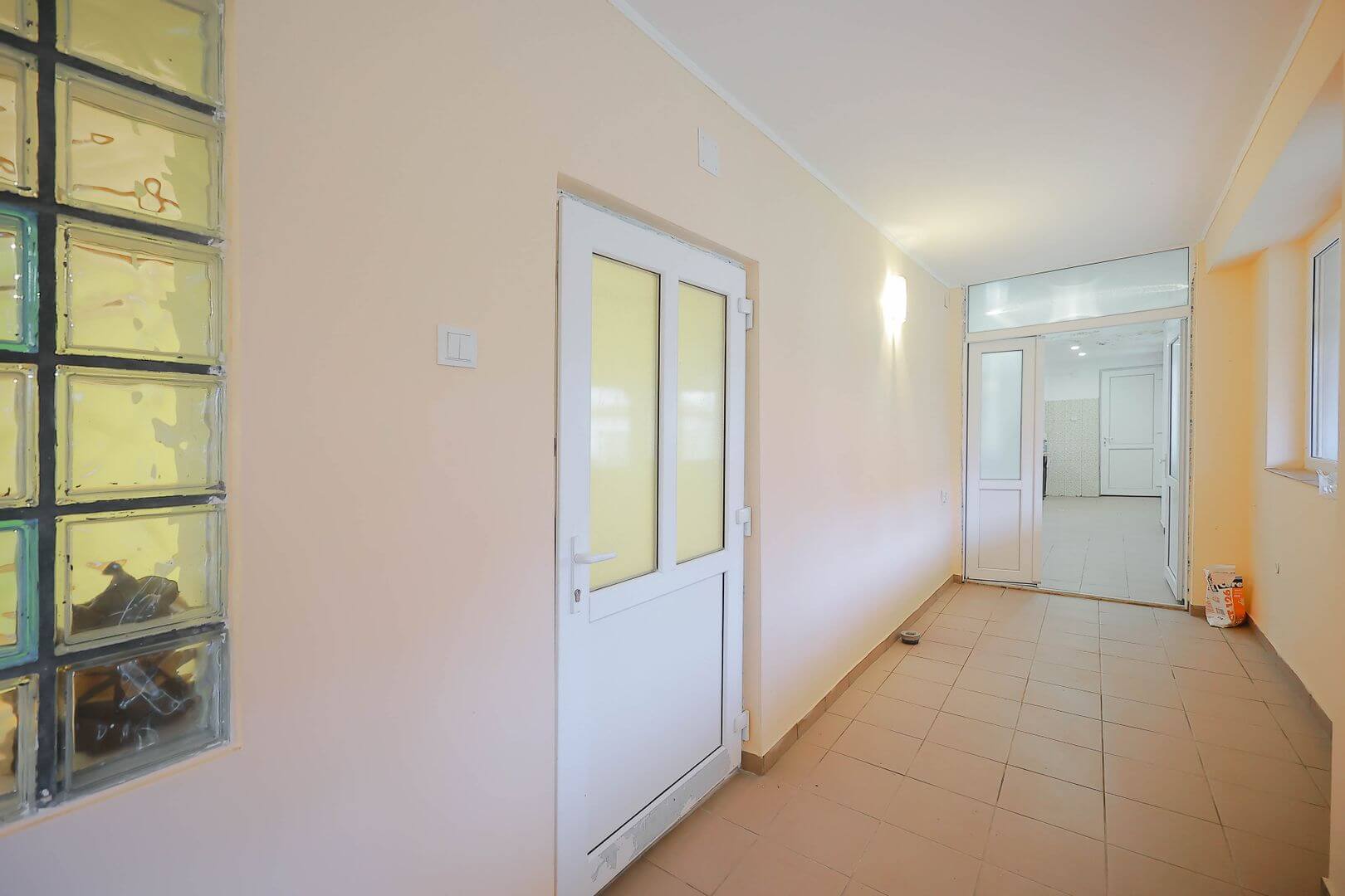 Casă cu teren de 3474 mp în Sânnicolau Român | primego.ro