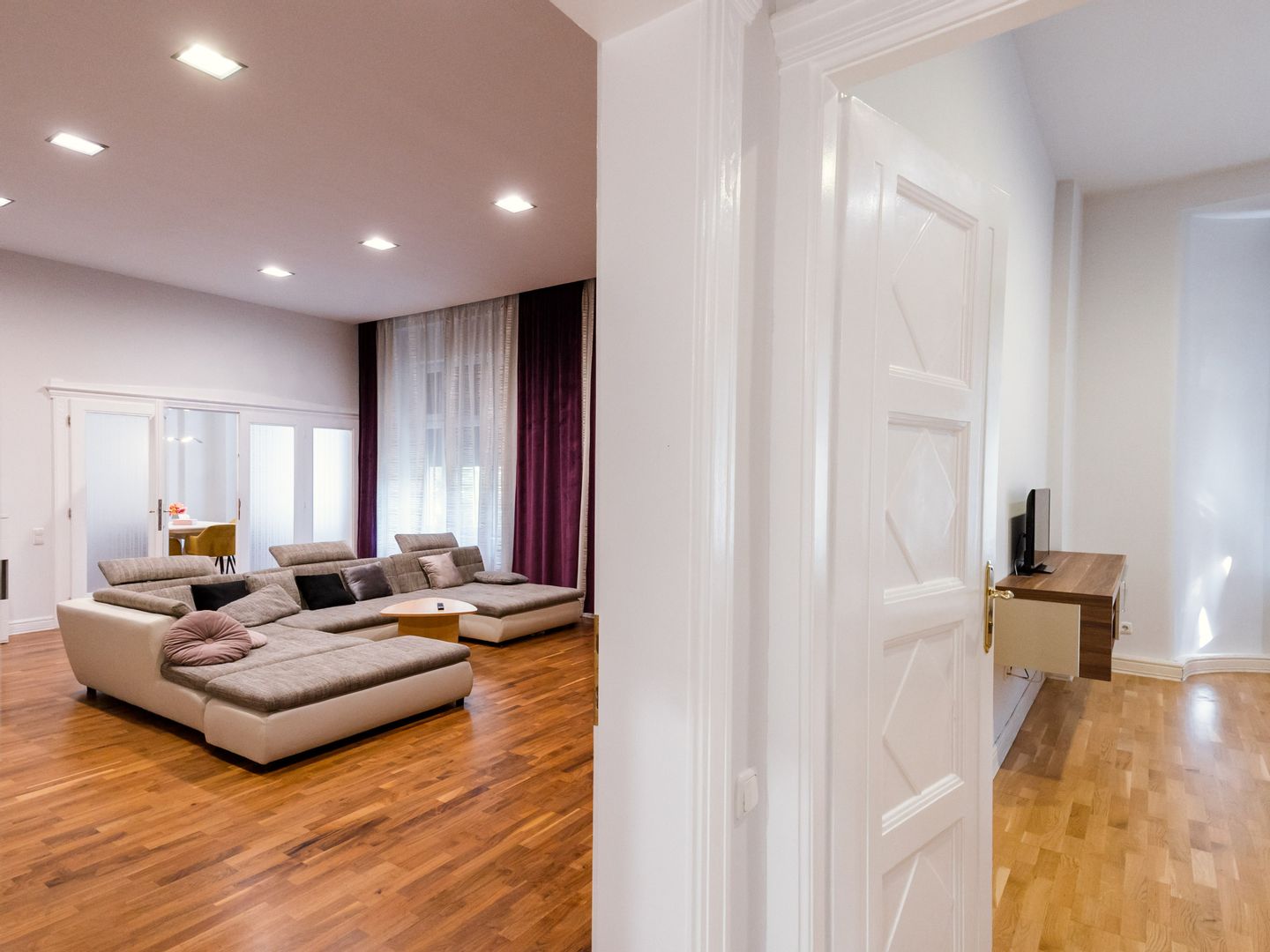 Apartament cu 5 camere de închiriat în zona Ultracentral | primego.ro