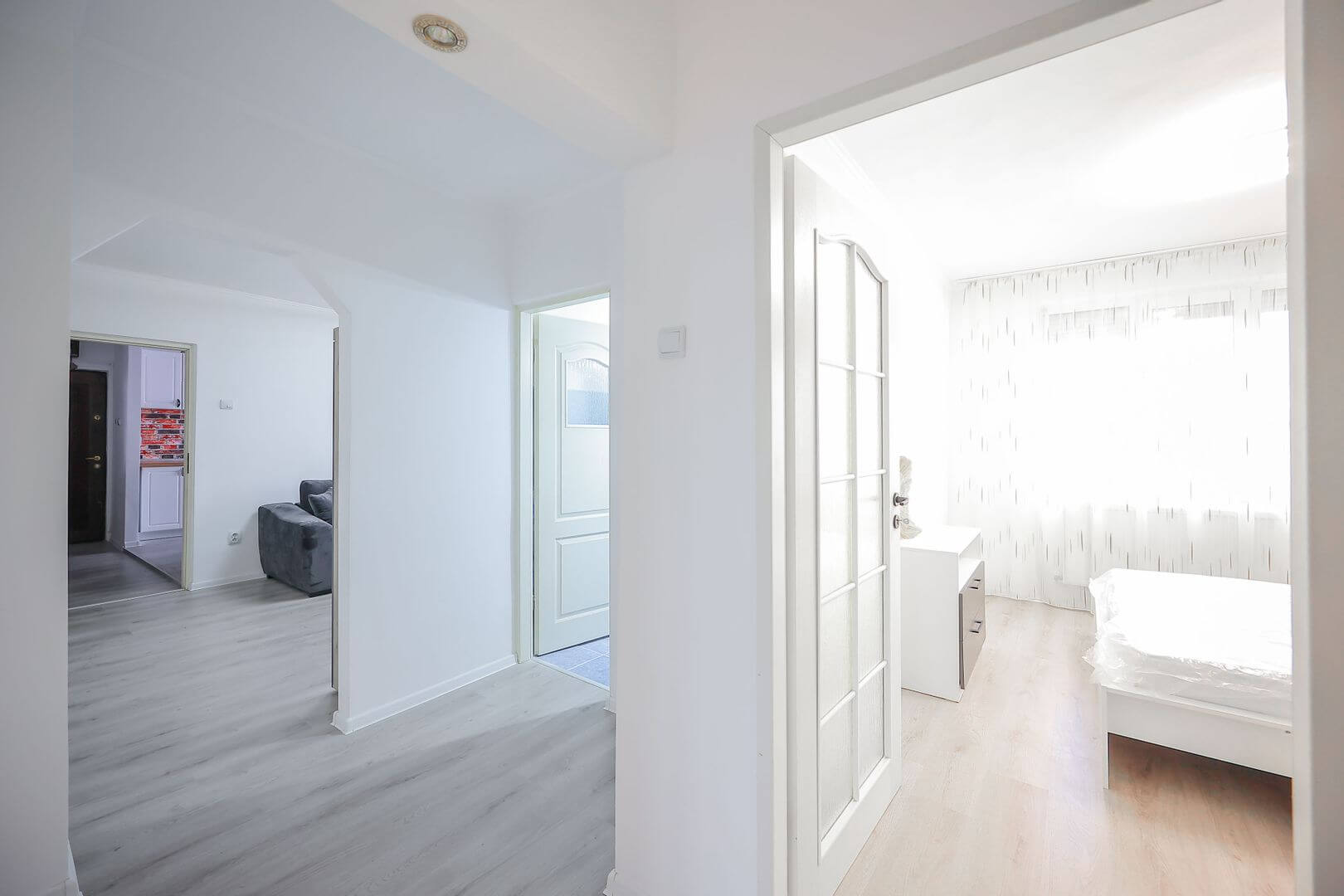 Apartament cu 3 camere de vânzare, zona Ioșia | primego.ro